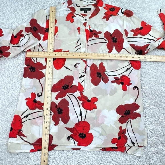 J. Crew 💯% Silk Blouse in ivory poppy floral print. Size Small. Lightweight - Picture 13 of 13